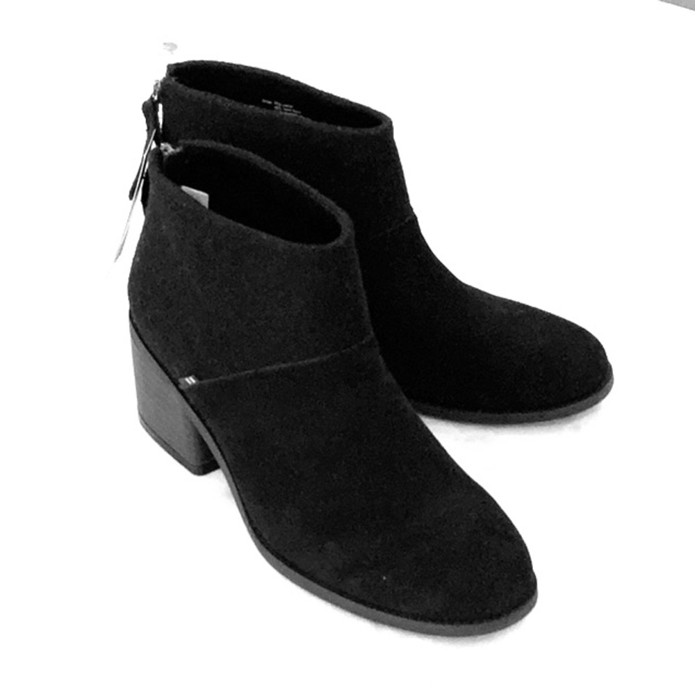 Tom’s Lacy Bootie